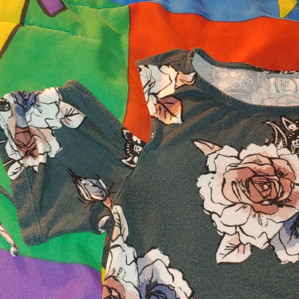 Ladies open shoulder shirt - Picture 2 of 6
